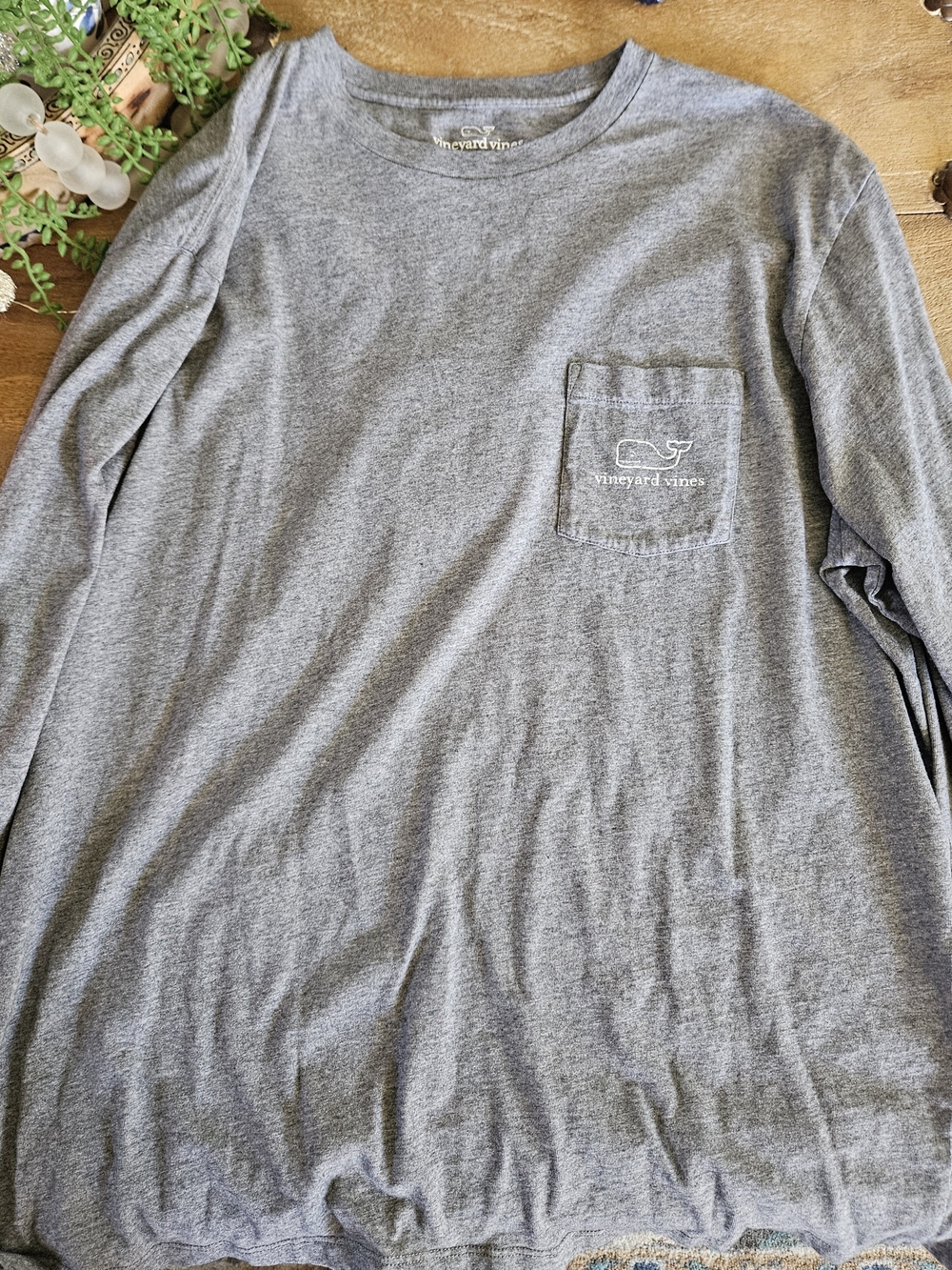 Vineyard Vines Long Sleeve Whale Pocket Tee Gray Large